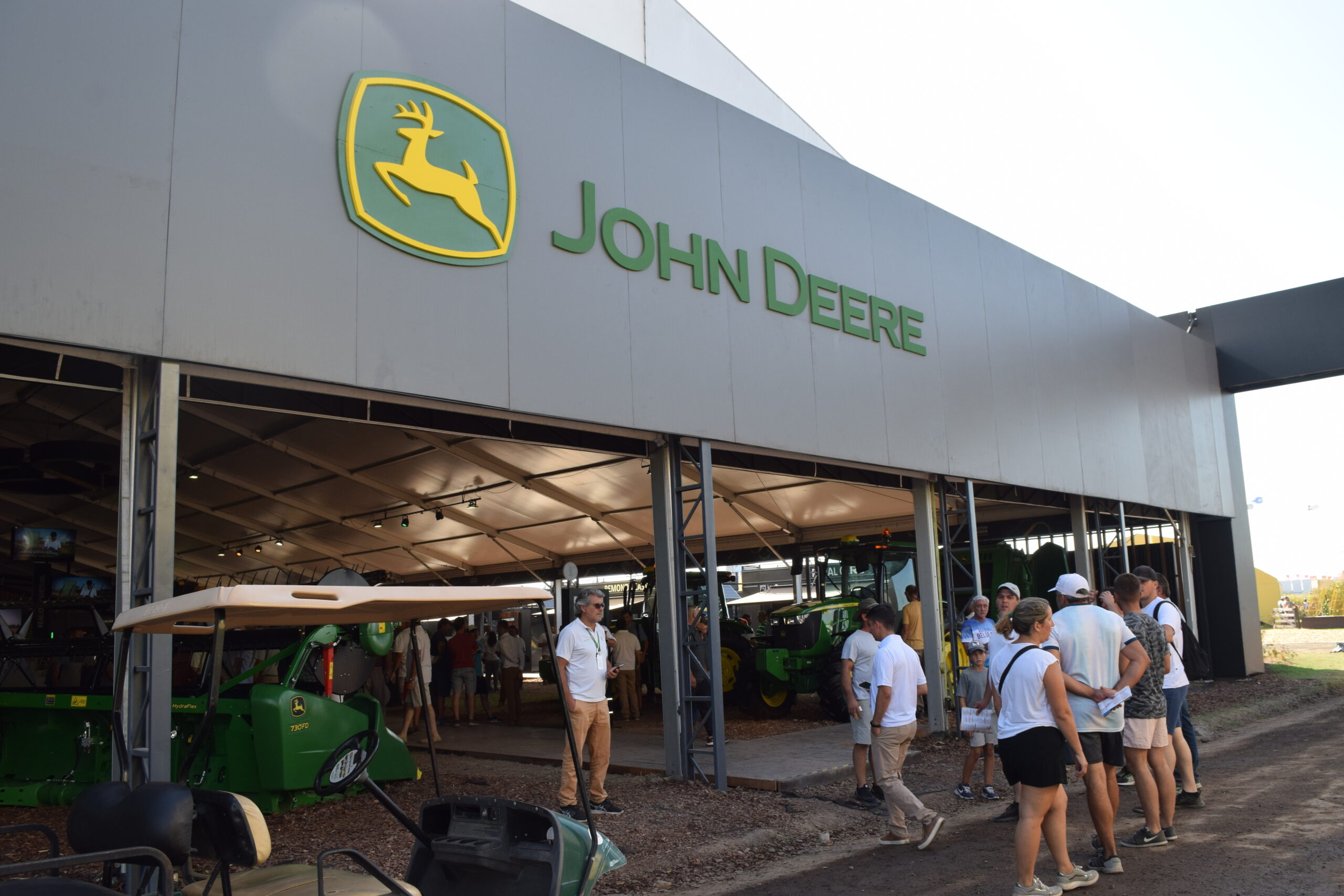 John Deere lanza los Desafíos Nacionales 2025: capacitación gratuita en agricultura digital con premios  imperdibles